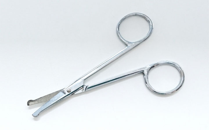 代からでも起こりうる 太くて長い鼻毛と鼻毛白髪が増えるワケ Build